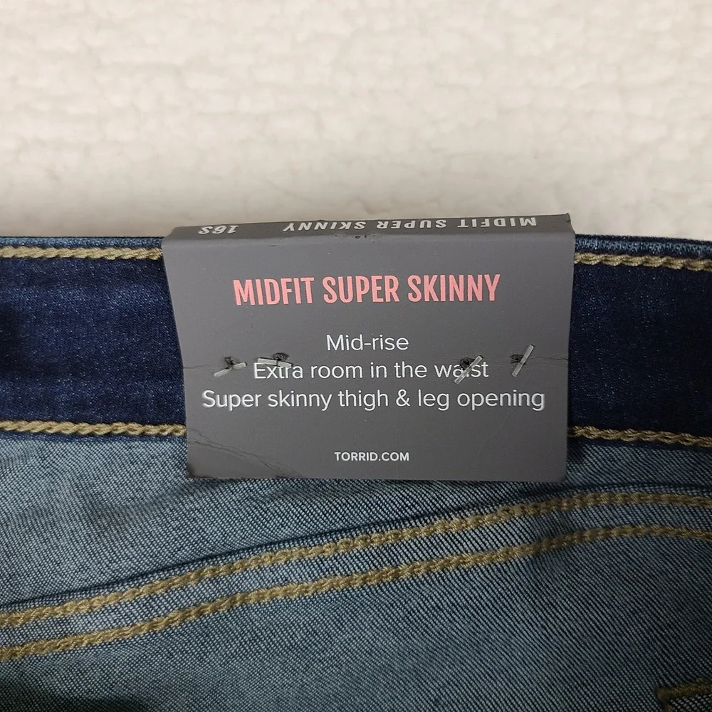 Torrid Jeans Women 16S 16 Short Blue Mid Fit Super Skinny Soft Dark Wash NWT NEW